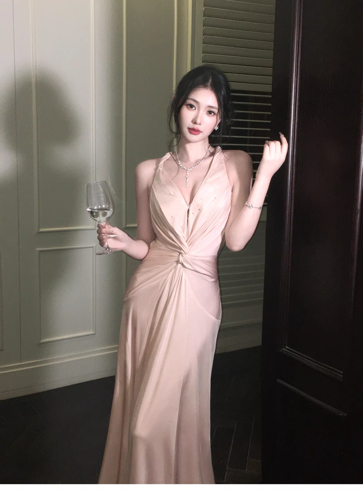 Classy Coral Powder Halter V Neck Satin Beaded Mermaid Long Party Dress Backless Evening Gown