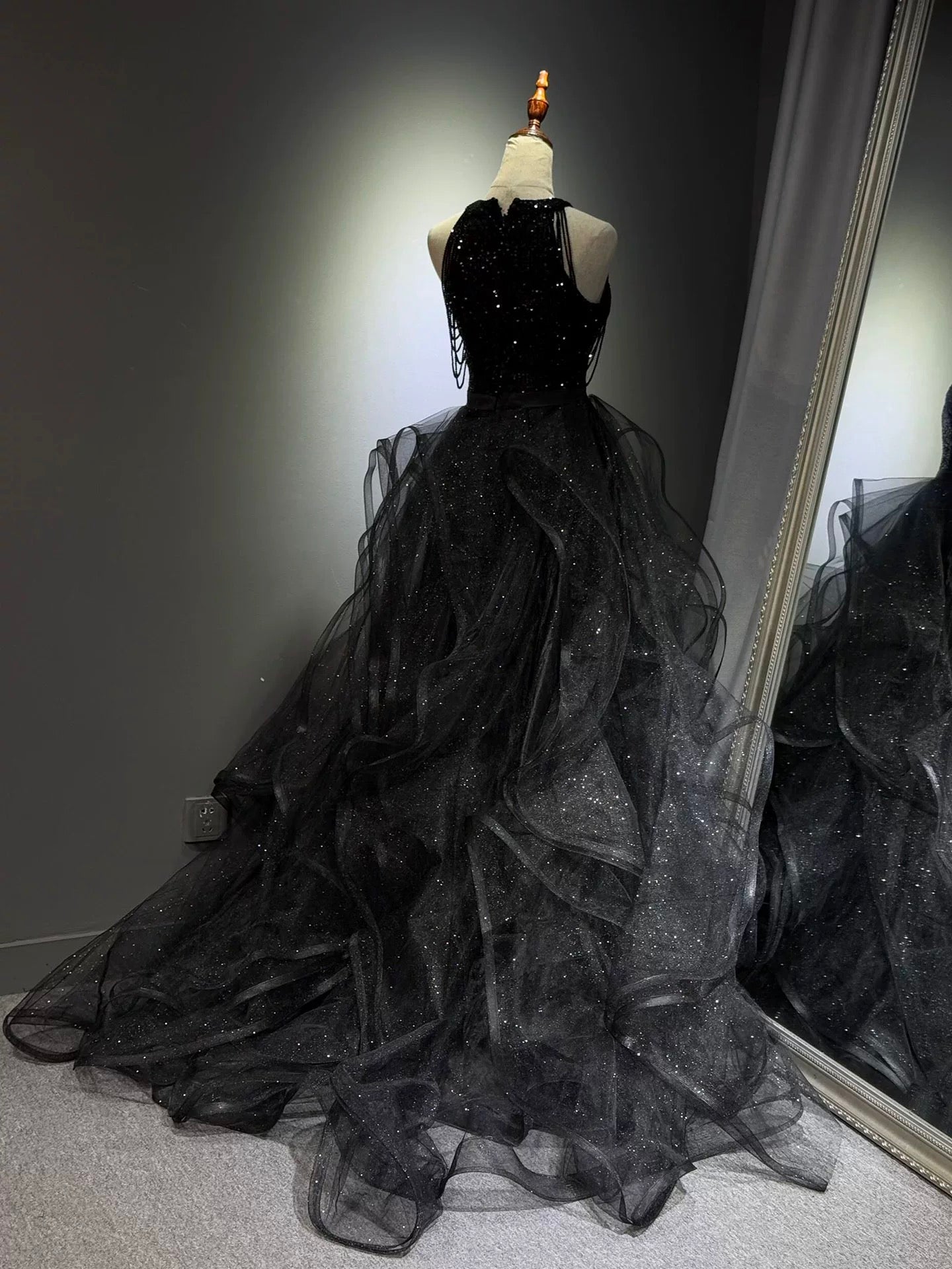 A-Line High Neck Tulle Ball Gown Sequin Black Prom Dresses With Beads