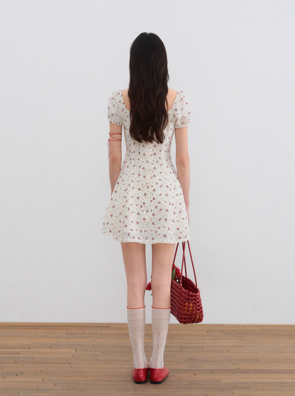 Small fresh and age-reducing floral waist dress summer playful French puff sleeve short skirt R3339
