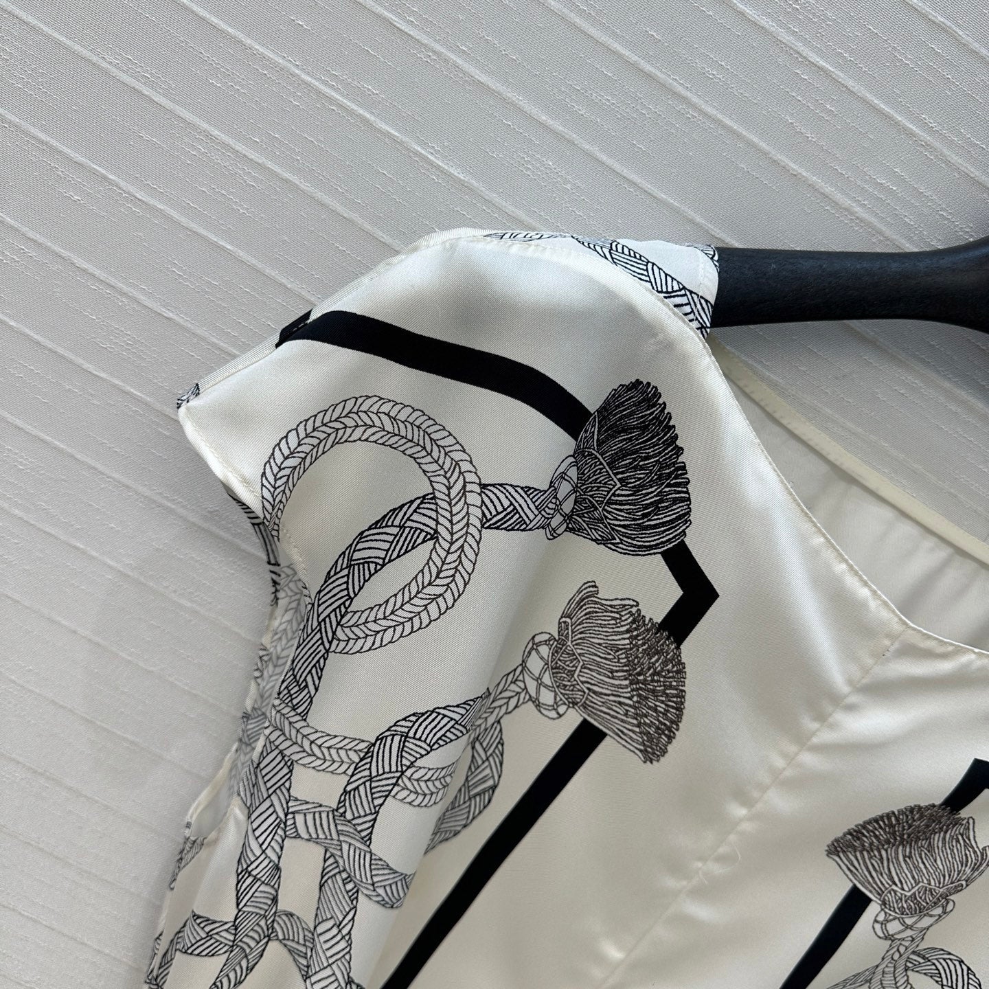 HM 25S Palefroi Remix Sleeveless Dress Graphic Print in White Silk