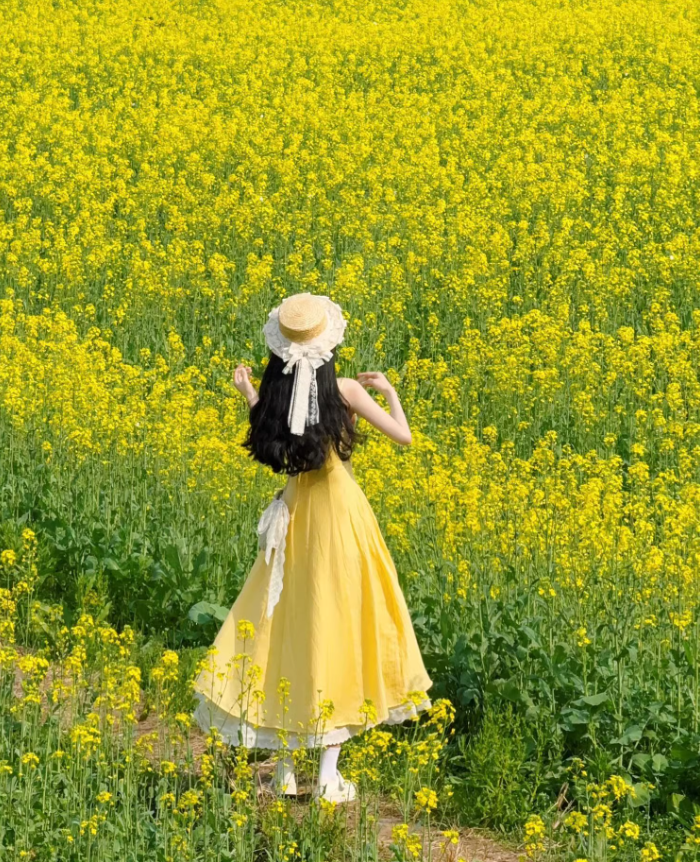 Travel wear women's yellow suspender dress gentle temperament super beautiful waist skirt R0437