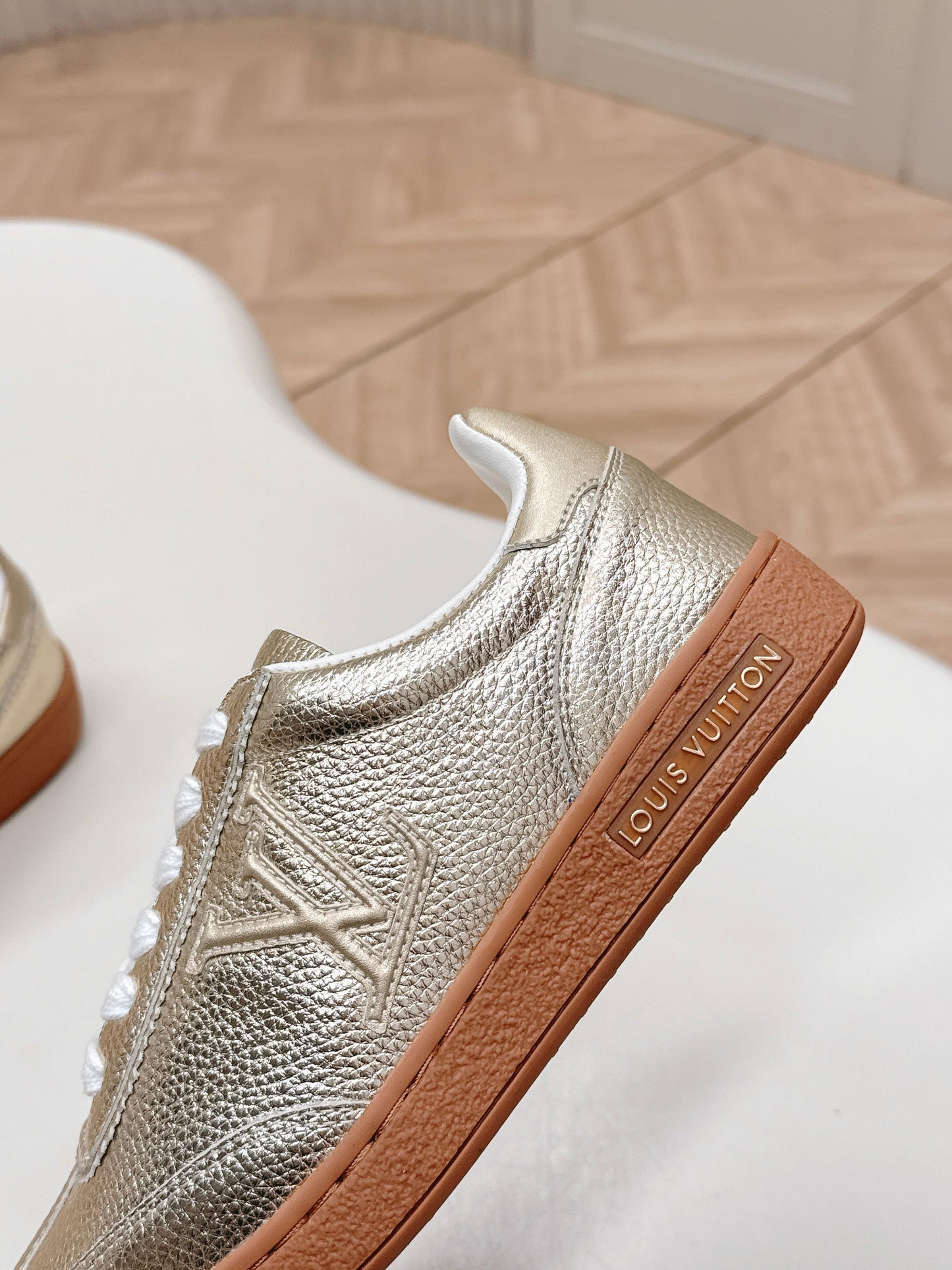 LV 2026 Frontrow Sneaker Light Gold Cowhide 595445
