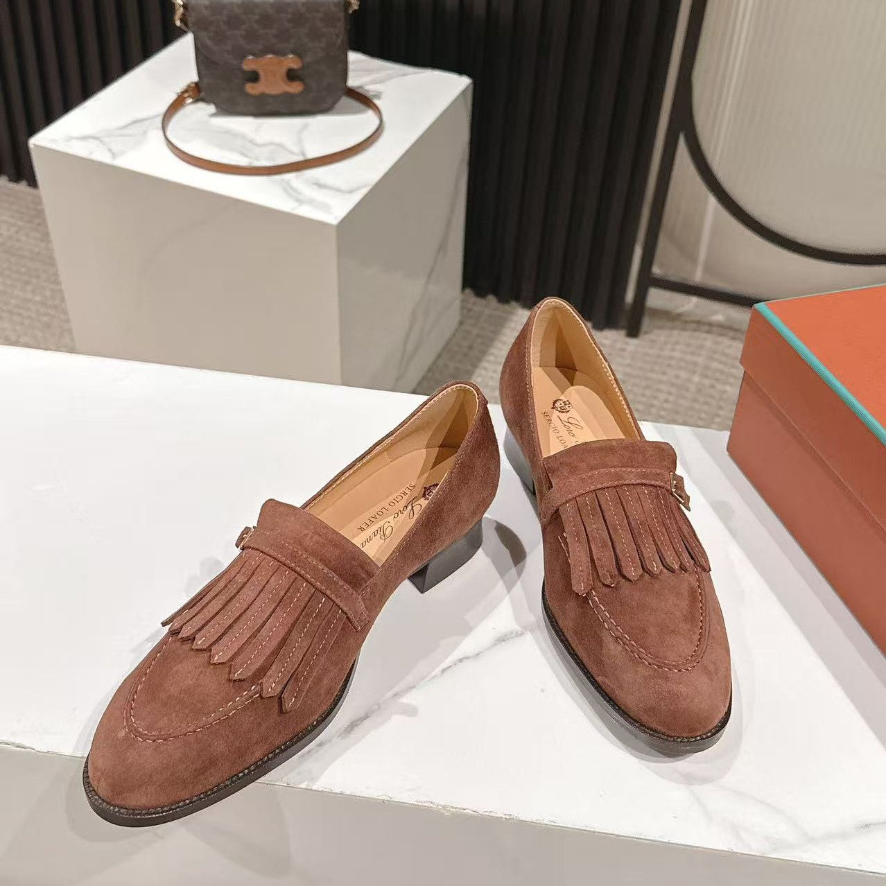 LP Pennan Fringe Burnt Clay Suede 564802