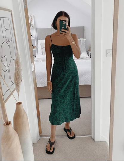 Green cashew color dress with waist and slimming suspenders R2905