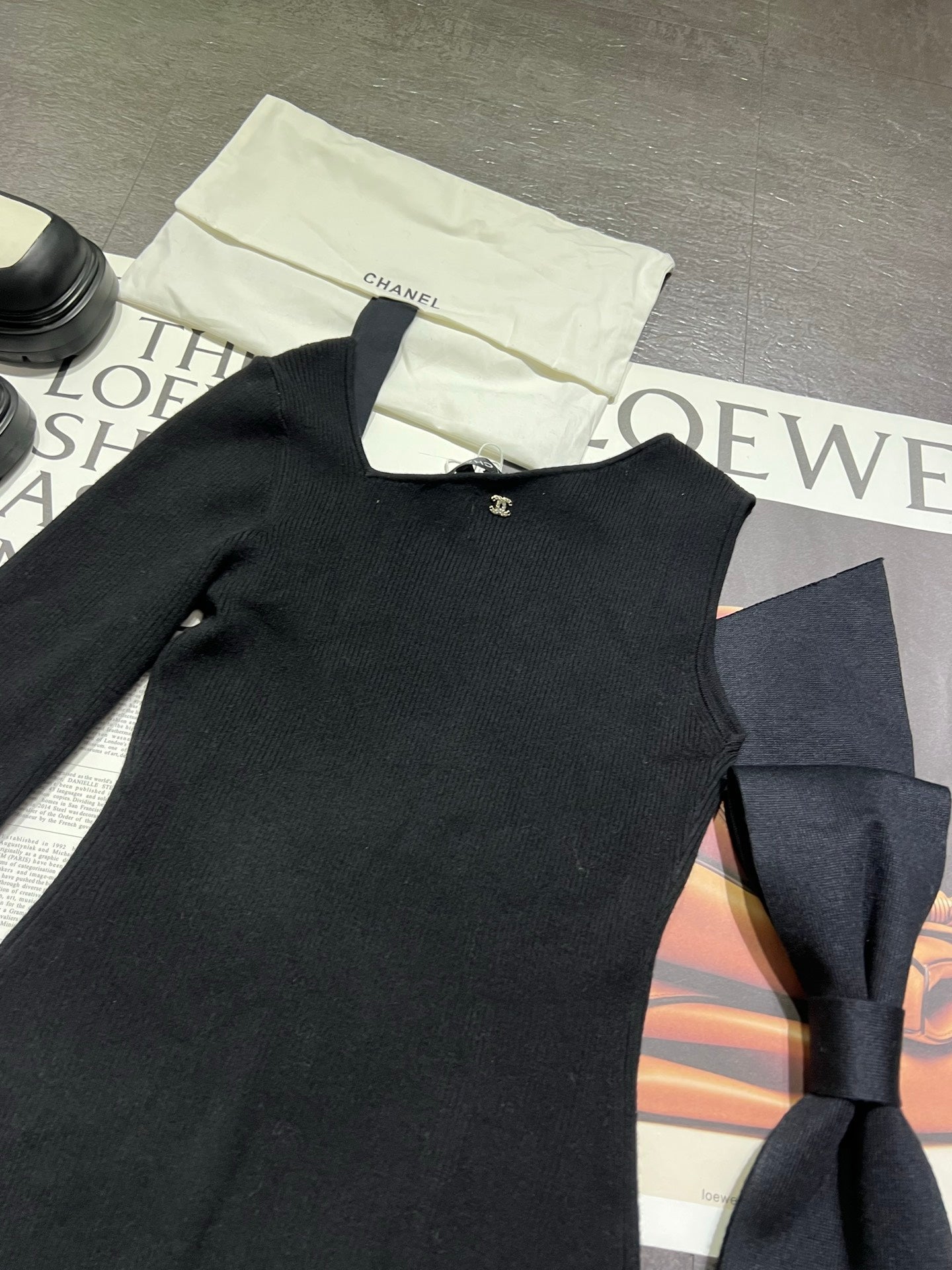 CC 25K Bow Series Off-Shoulder Dress Black Wool
