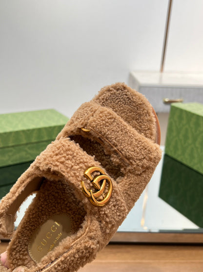 DAD SANDALS IN CIDER BROWN FLEECE