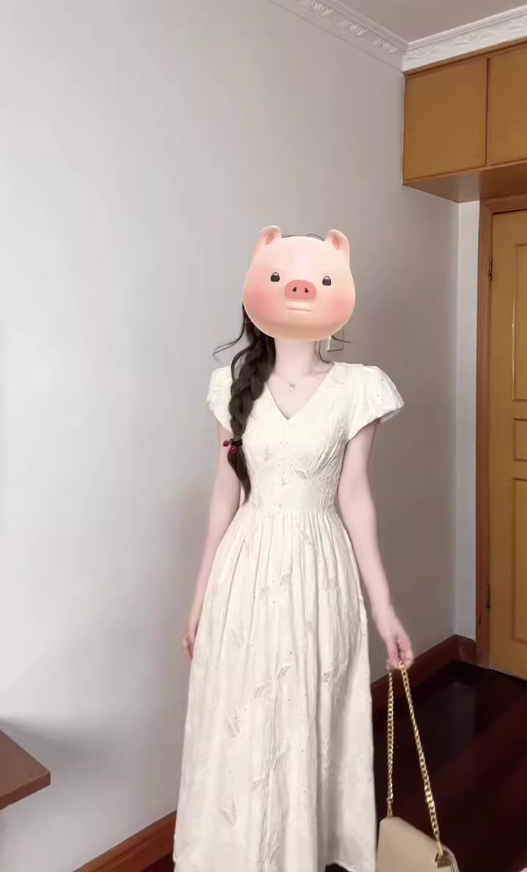 Temperament white v-neck puff sleeve dress female 2025 new beautiful waist slimming a-line long skirt R0478