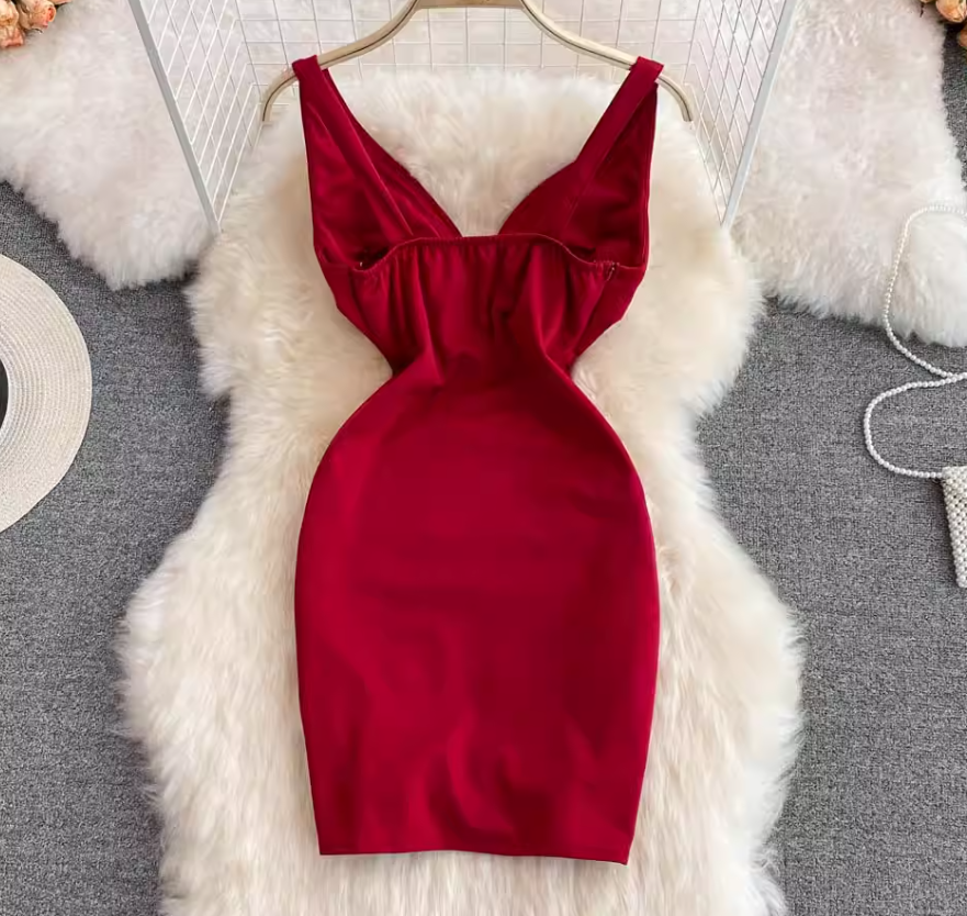 Fashionable slim fit sexy V-neck low-cut slit irregular sleeveless slim fit short hip dress R0369