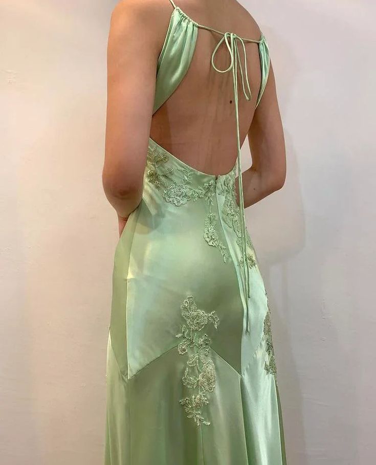 Beautiful A Line Spaghetti Straps Green Long Prom Dresses Backless Satin Prom Gown