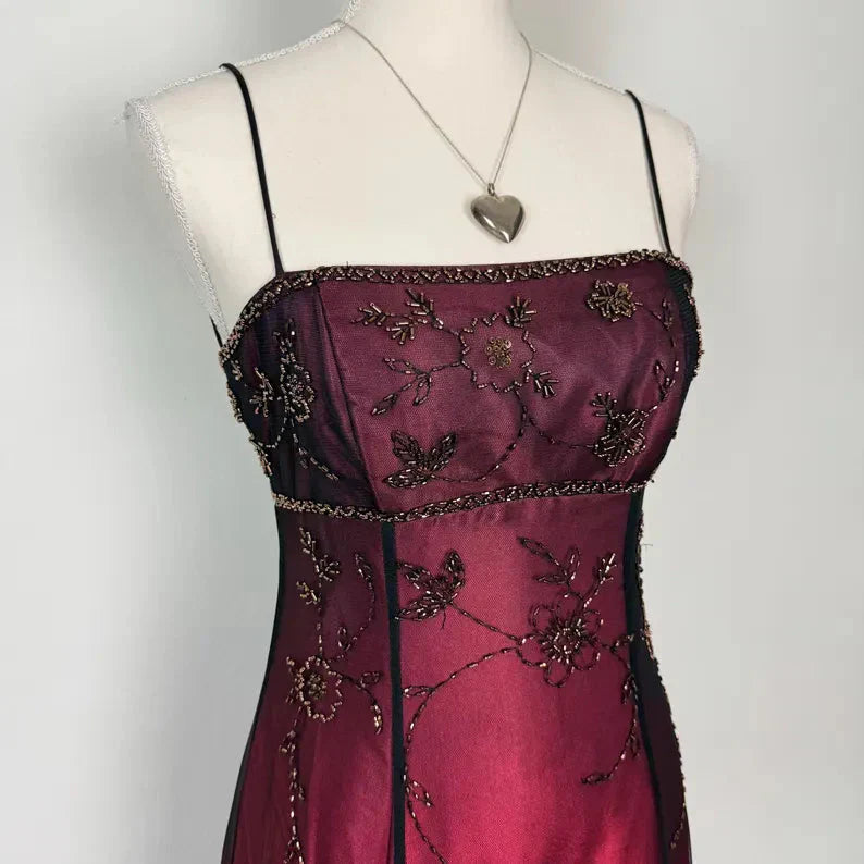 Burgundy Spaghetti Straps Exquisite Beaded Long Tulle Ball Gowns Prom Dress