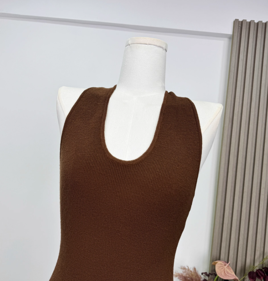 2025 Summer versatile design halter neck backless sexy pleated side slit knitted dress R0279