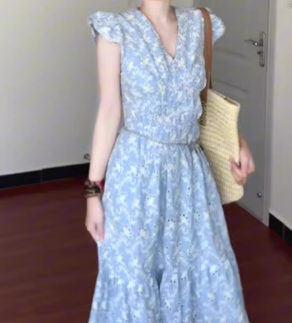 Blue v-neck floral dress with small flying sleeves, beautiful waist A-line beach dress R0781
