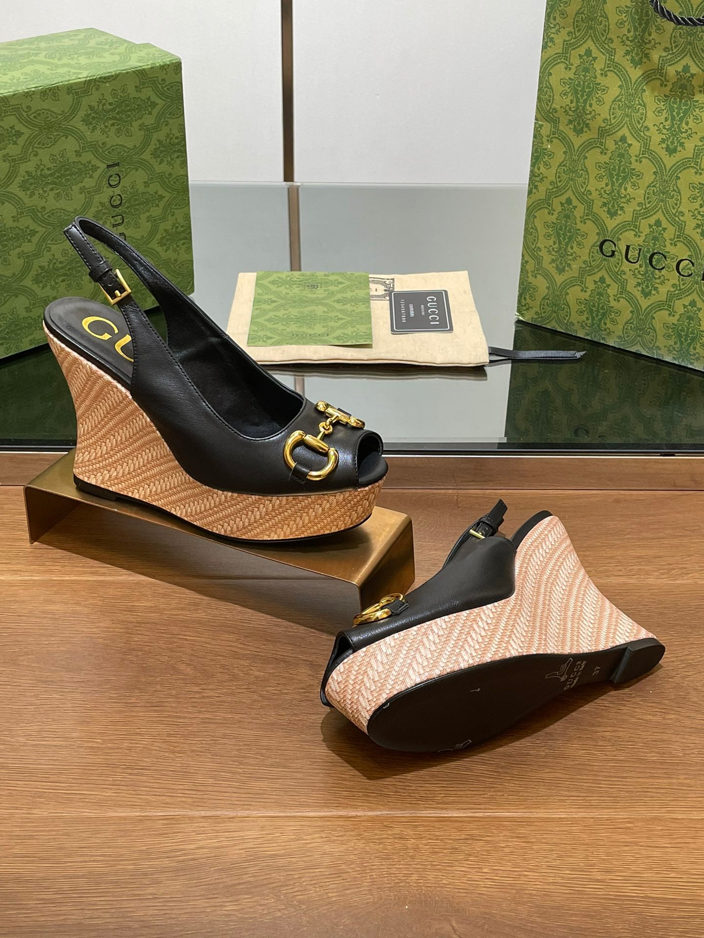 GG WEDGE PLATFORM IN BLACK CALFSKIN