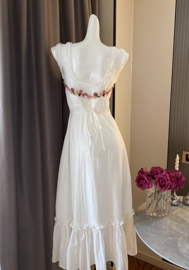 Romantic flower embroidered fishtail dress high-end French temperament long dress R0044