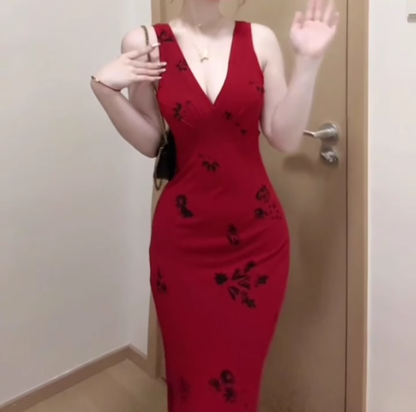 Retro V-neck red suspender dress sexy waist temperament hip fishtail long skirt R0712