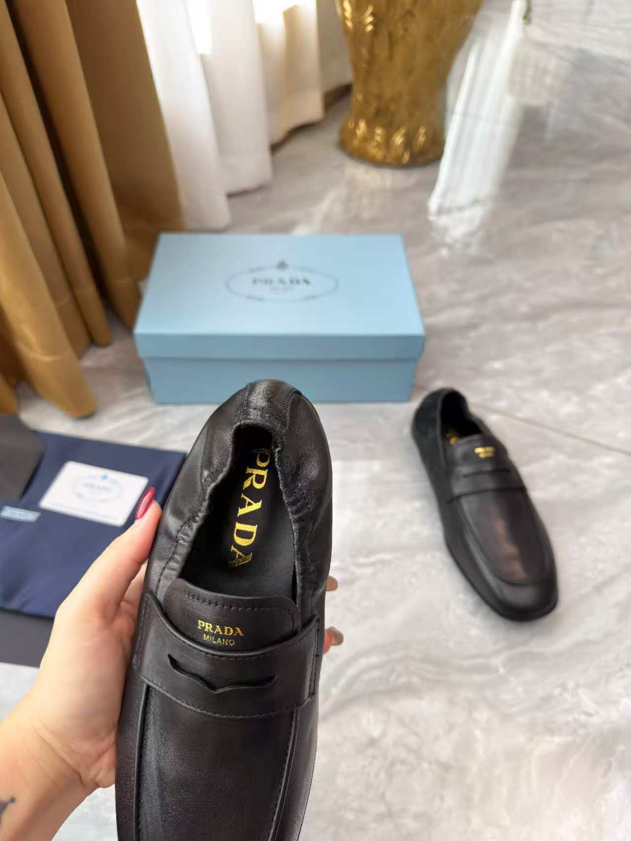 Prada 25SS Casual Elastic Loafers Black Distressed Calfskin 564183