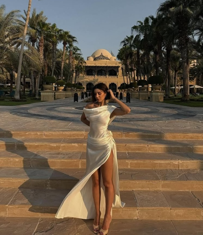 Elegant Ivory Backless Sheath Satin Long Party Dress Light Wedding Dress, D500
