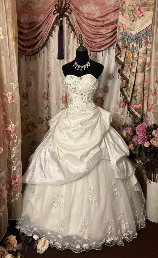 Retro White Strapless Beading A-Line Satin Vintage Wedding Dress Evening Gown, D612