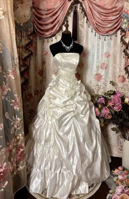 Retro Strapless A-Line Appliques Satin Long Prom Dress Vintage Wedding Dress, D618