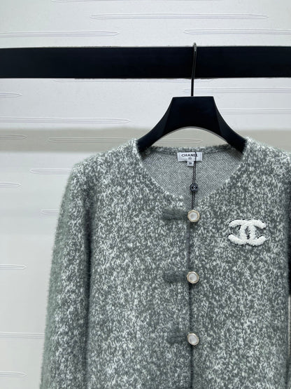 Chanel 2025 Fur-sleeved Crew Neck Cardigan Gray Polyester Wool 319595