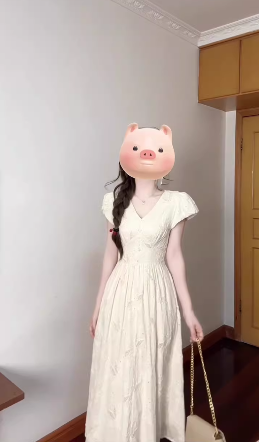 Temperament white v-neck puff sleeve dress female 2025 new beautiful waist slimming a-line long skirt R0456