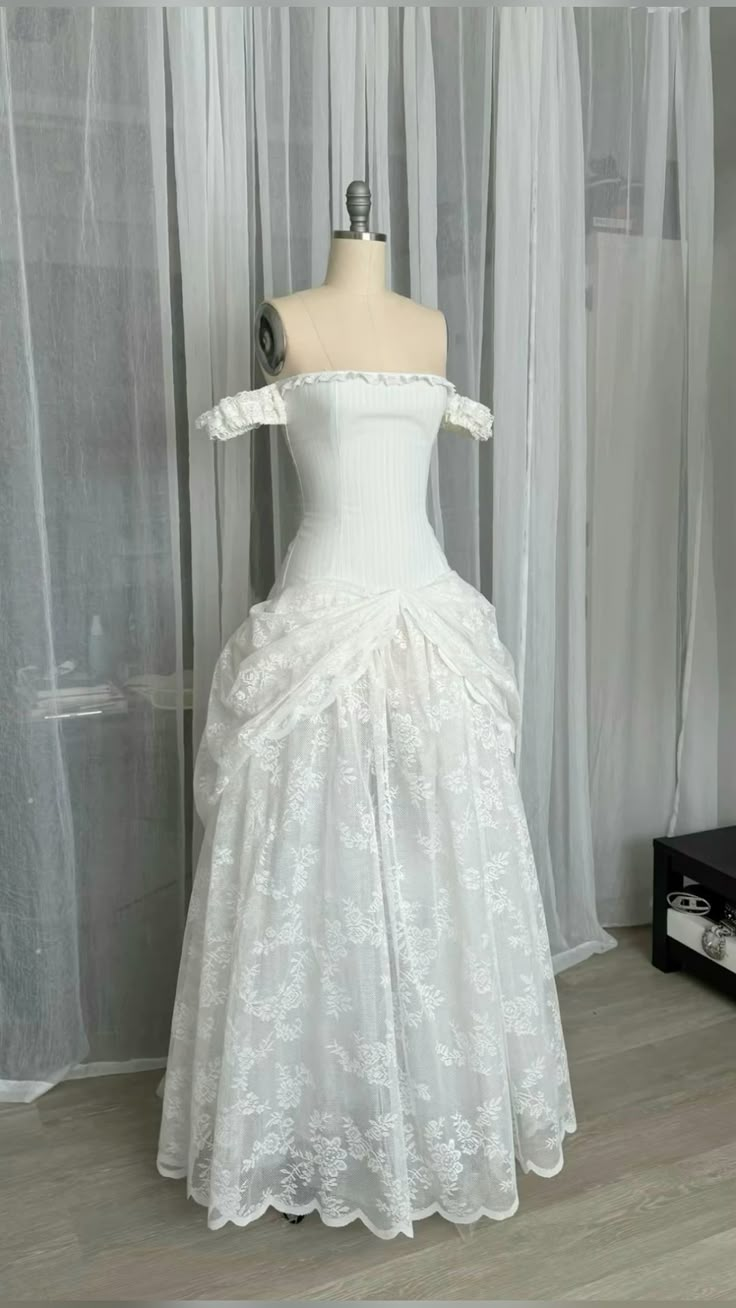 White Off Shoulder A-Line Lace Long Party Dress Vintage Wedding Dress  D989