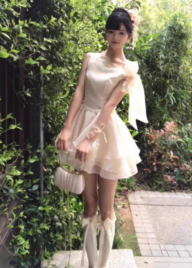 Gentle temperament lace off-shoulder dress beautiful waist small dress tutu skirt R0793