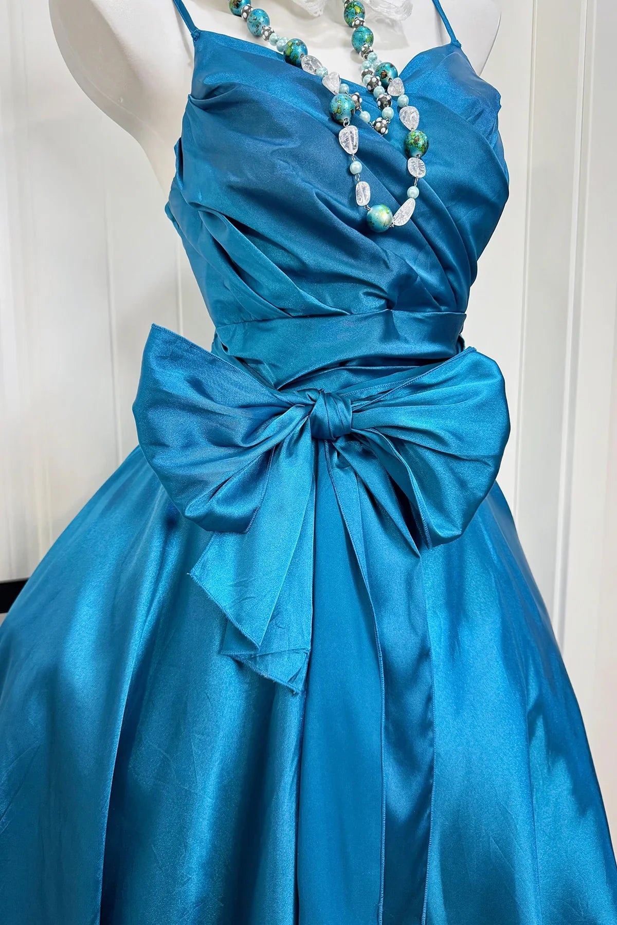Shiny Homecoming Dress Spaghetti Straps Bowknot Short Prom Dress Back to School Outfits Party Dress  D6018