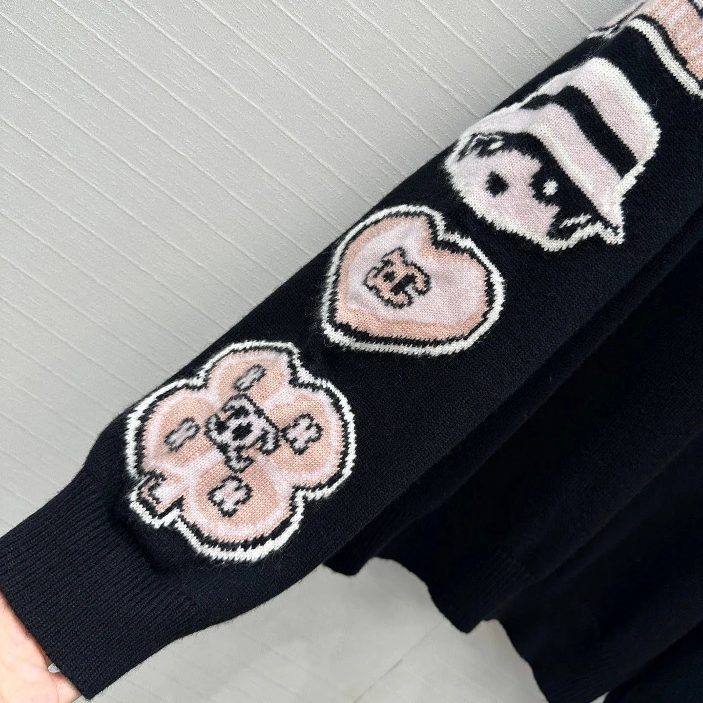 CHANEL KNITTED SWEATER STYLE 54