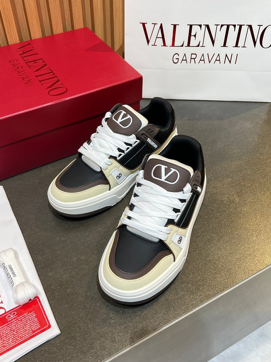 VT 25S Couple Sneakers Black Beige Calfskin 563118