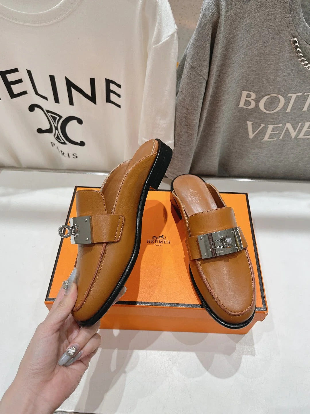 IOTA MULE GOLD CALFSKIN