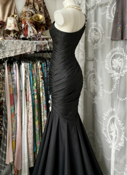 Chic One-shoulder Sheath Black Prom Dresses Satin Sleeveless Long Evening Dresses DP04199