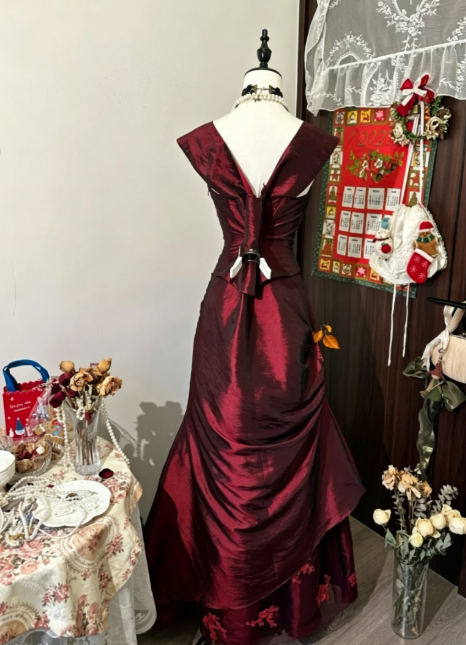 Chic Burgundy Prom Dress Straps Satin Sheath Birthday Dress Sleeveless Evening Dress DP05157