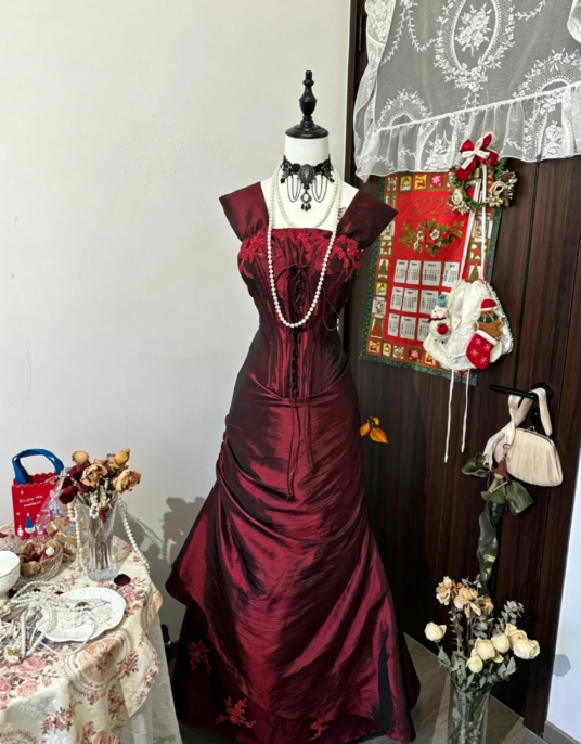 Chic Burgundy Prom Dress Straps Satin Sheath Birthday Dress Sleeveless Evening Dress DP05157