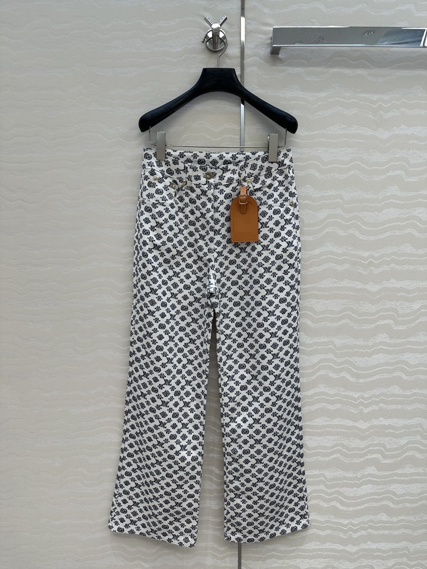 LV 25 Modern Logo Denim Pants Black White Poliester