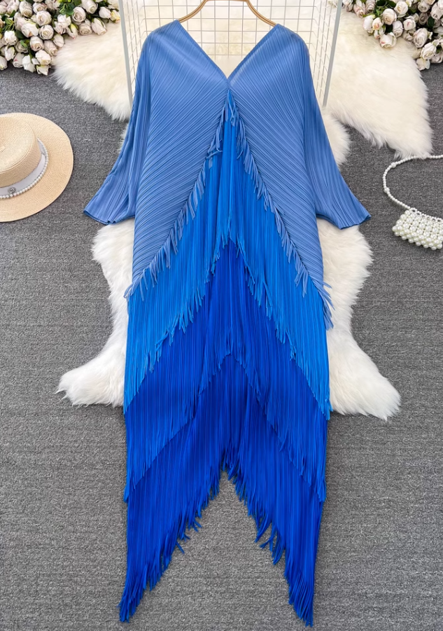 Temperament Sanyake pleated long-sleeved V-neck backless loose tassel gradient color irregular dress R0402