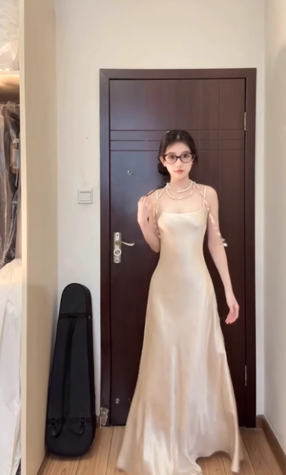A sense of gold suspender dress, high-end exquisite satin hip-covering dress, French waist-length skirt R0475