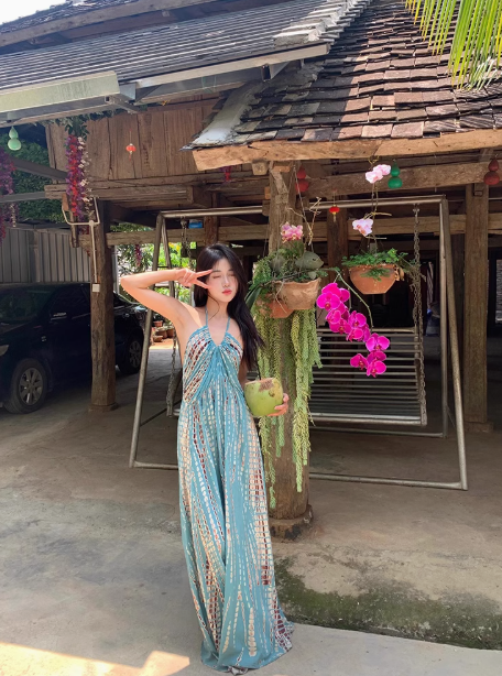 Retro Bohemian halter neck dress with straps and backless seaside holiday dress R0224