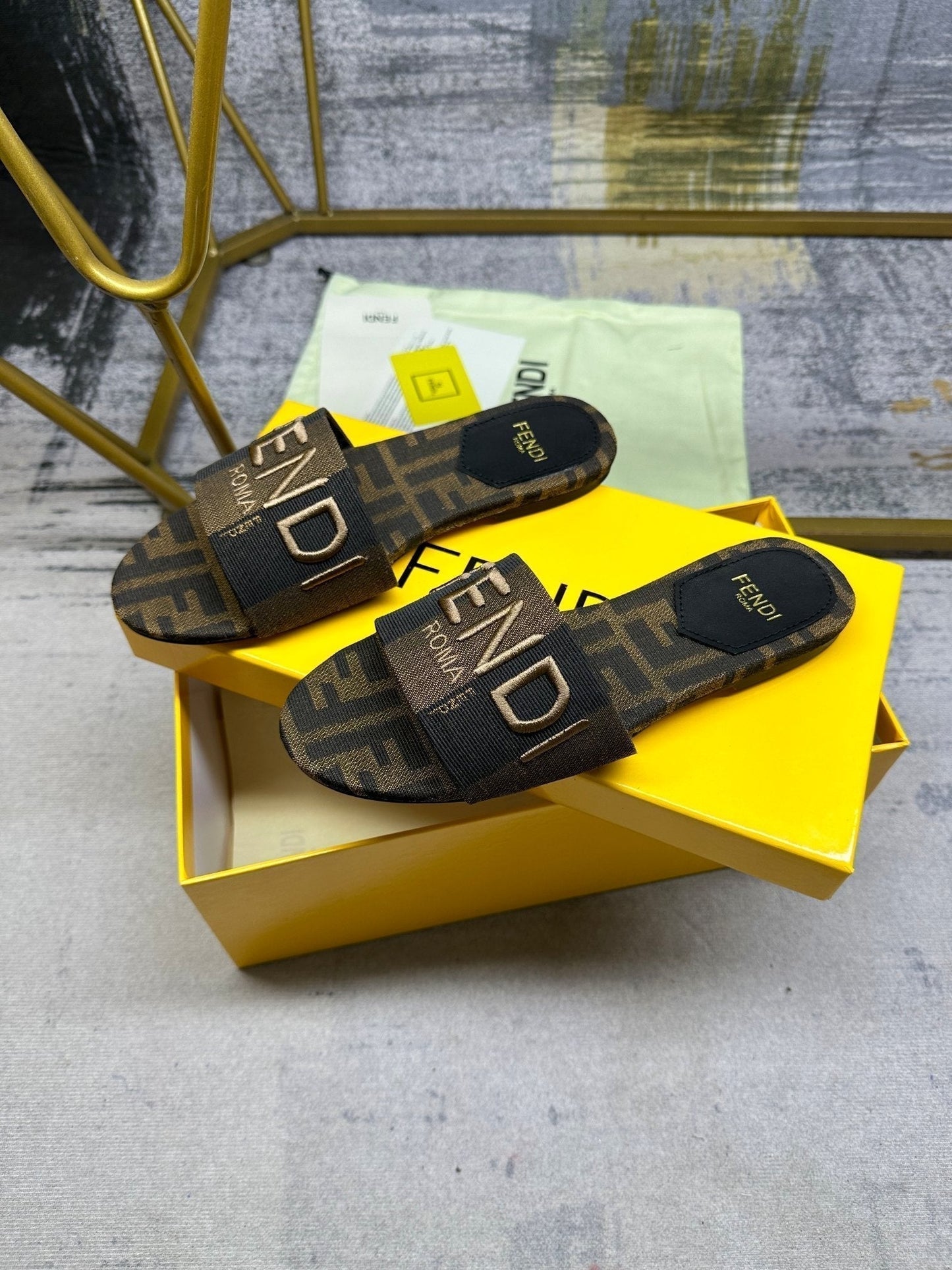 FF 5 Brown Black Canvas Slide