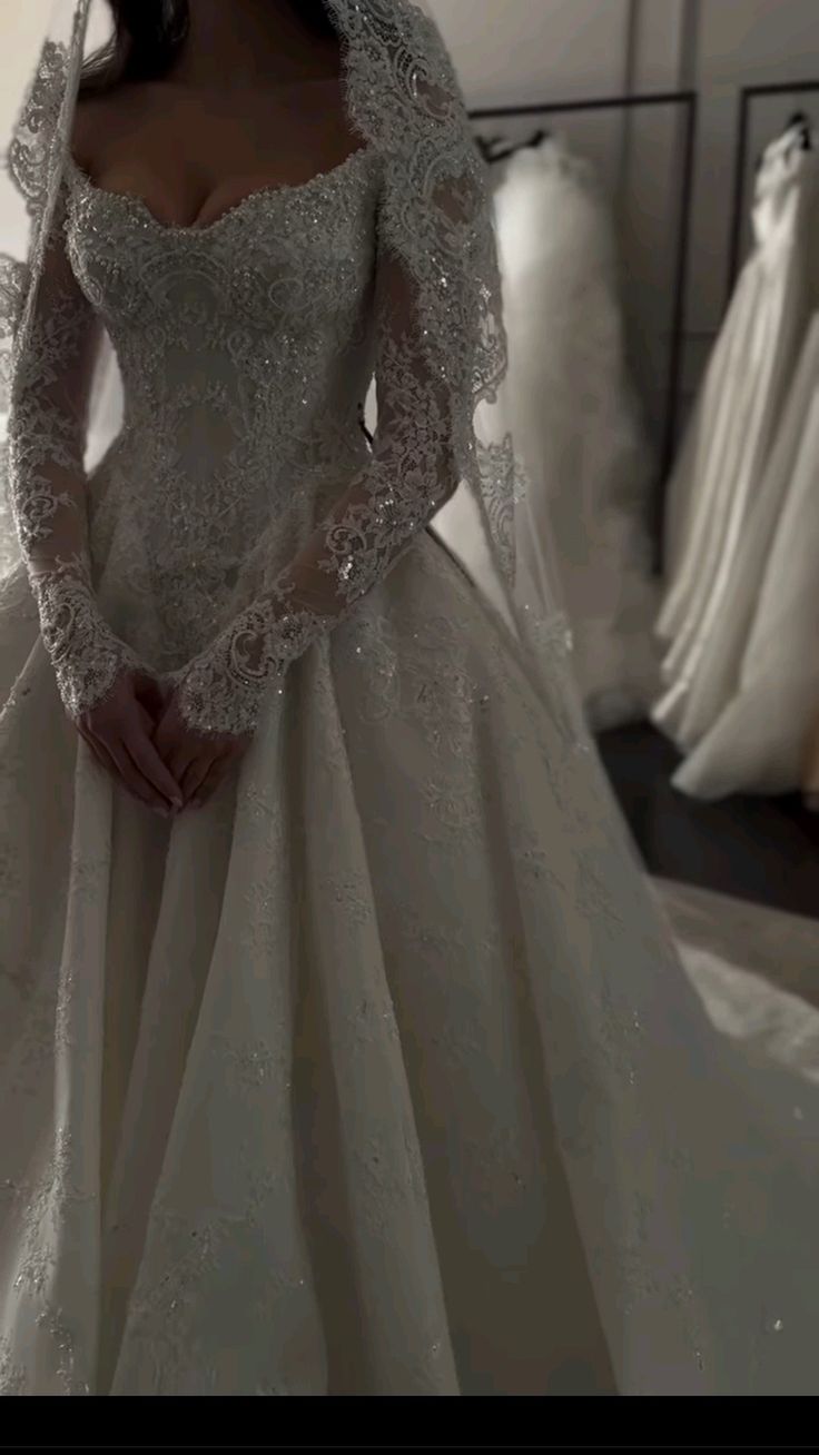 Elegant Bridal Dress Ball Gowns Off The Shoulder White Lace Wedding Dresses Minimalist Bridal Gown