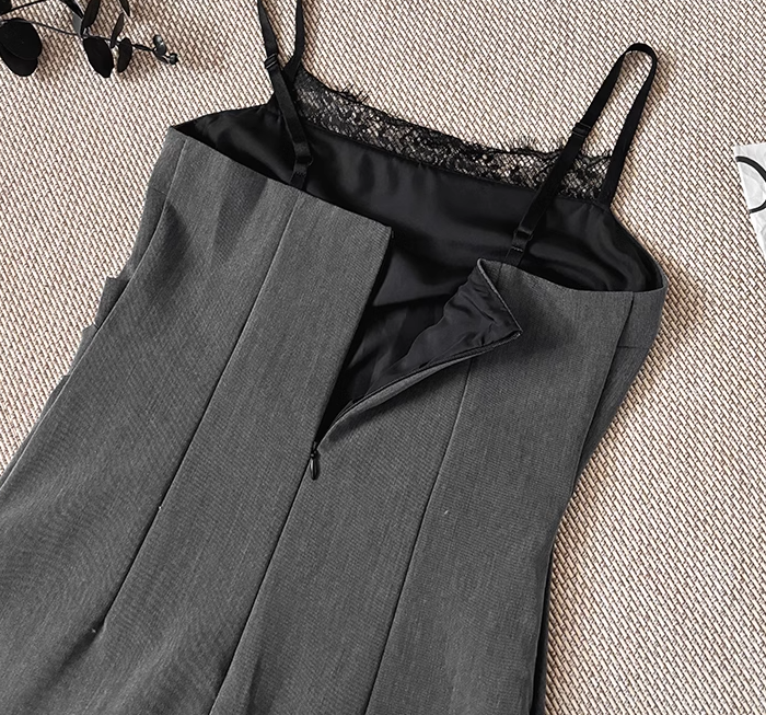 Gray rich girl style beautiful suspender dress female 2025 new summer lace splicing pleated hip skirt R0071