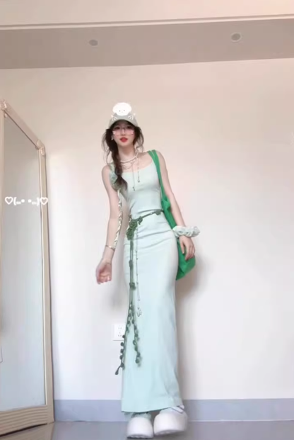 Mint green suspender dress 2025 new style seaside vacation gentle style waist slim hip skirt R0429