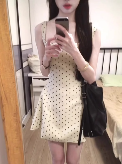 Gentle temperament polka dot suspender dress beautiful waist dress puffy skirt R0638