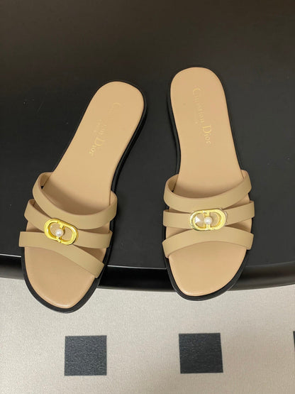 CD 26 Chunky Heel Sandals Beige Leather 593531
