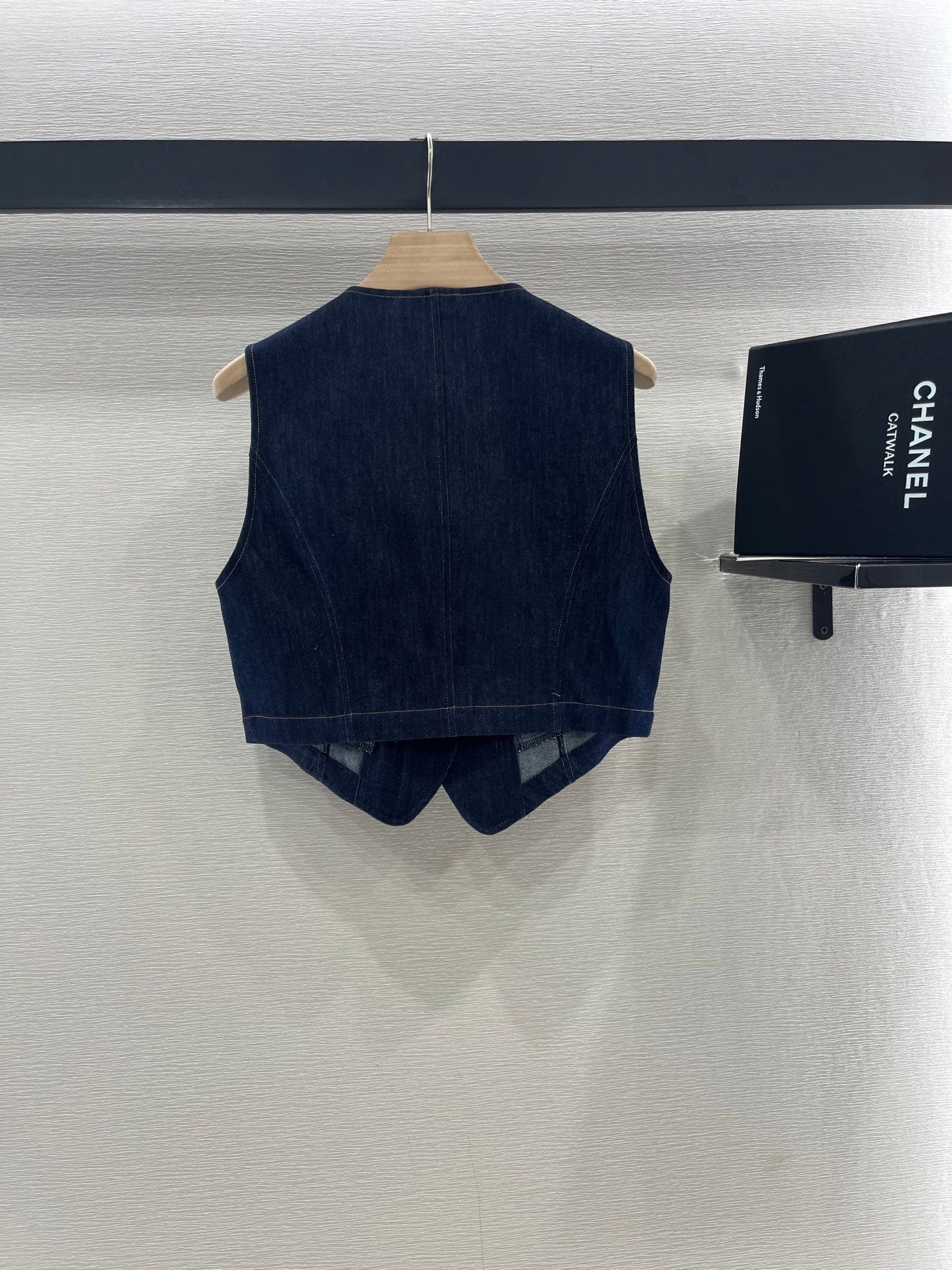MIUMIU V-NECK BLAZER AND WIDE-LEG PANTS IN BLUE DENIM