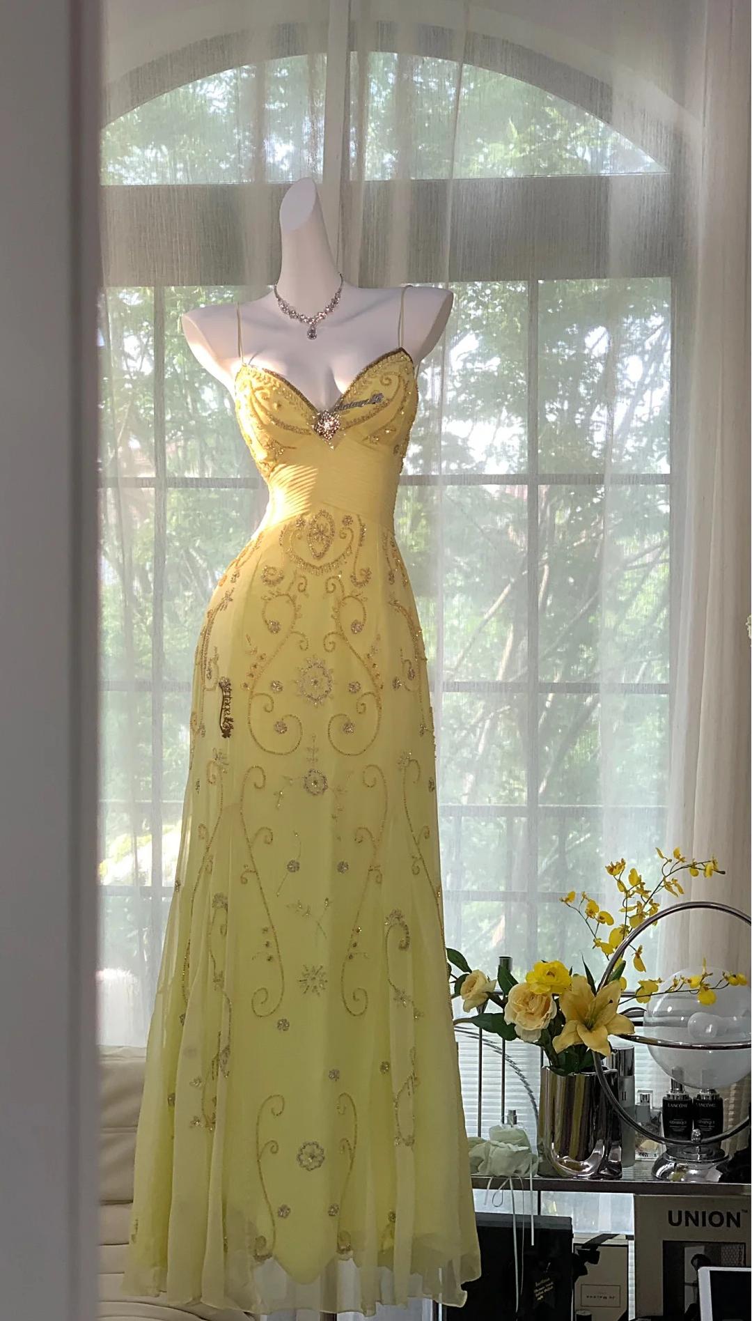Gorgeous Butter Yellow Spaghetti Straps A-Line Tulle Beaded Long Prom Dresses Backless Prom Gown