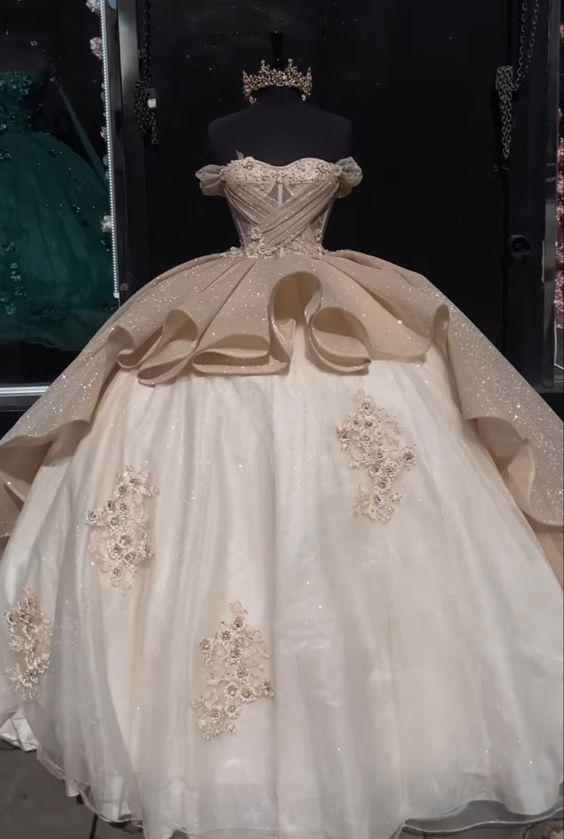 Luxury Quinceanera Dress Applique Corset Ball Gowns Prom Sweet 16 Dresses