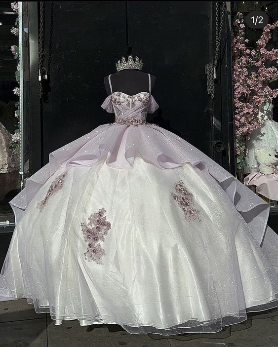 Luxury Quinceanera Dress Applique Corset Ball Gowns Prom Sweet 16 Dresses