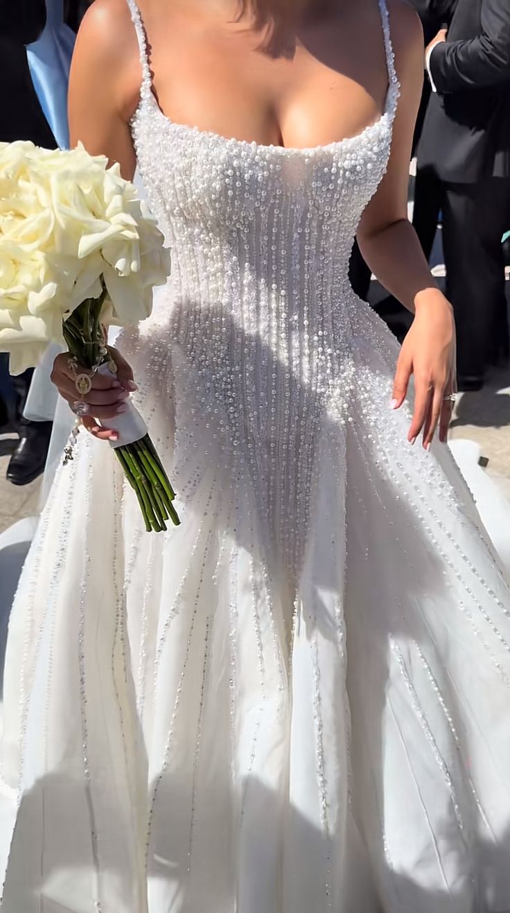 Pretty Wedding Dress Ball Gowns Spaghetti Straps Sequin White Wedding Dresses Bridal Gown