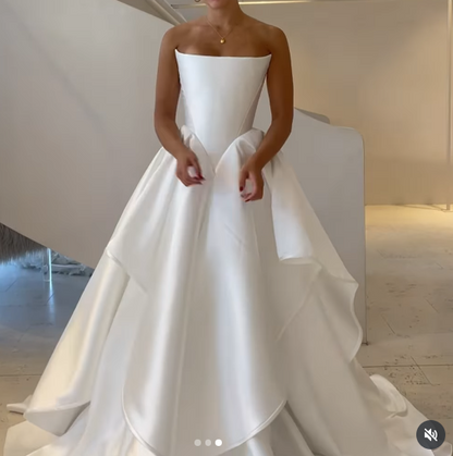 Pretty Wedding Dress Ball Gowns Strapless White Satin Long Wedding Dresses Bridal Gown